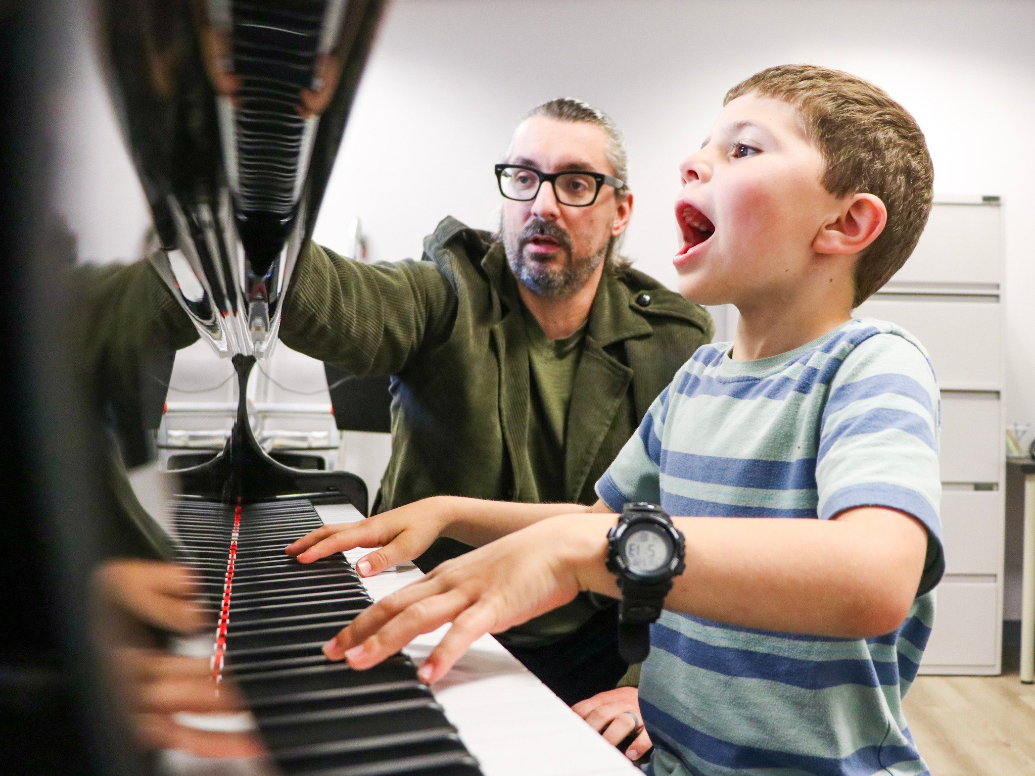piano young boy