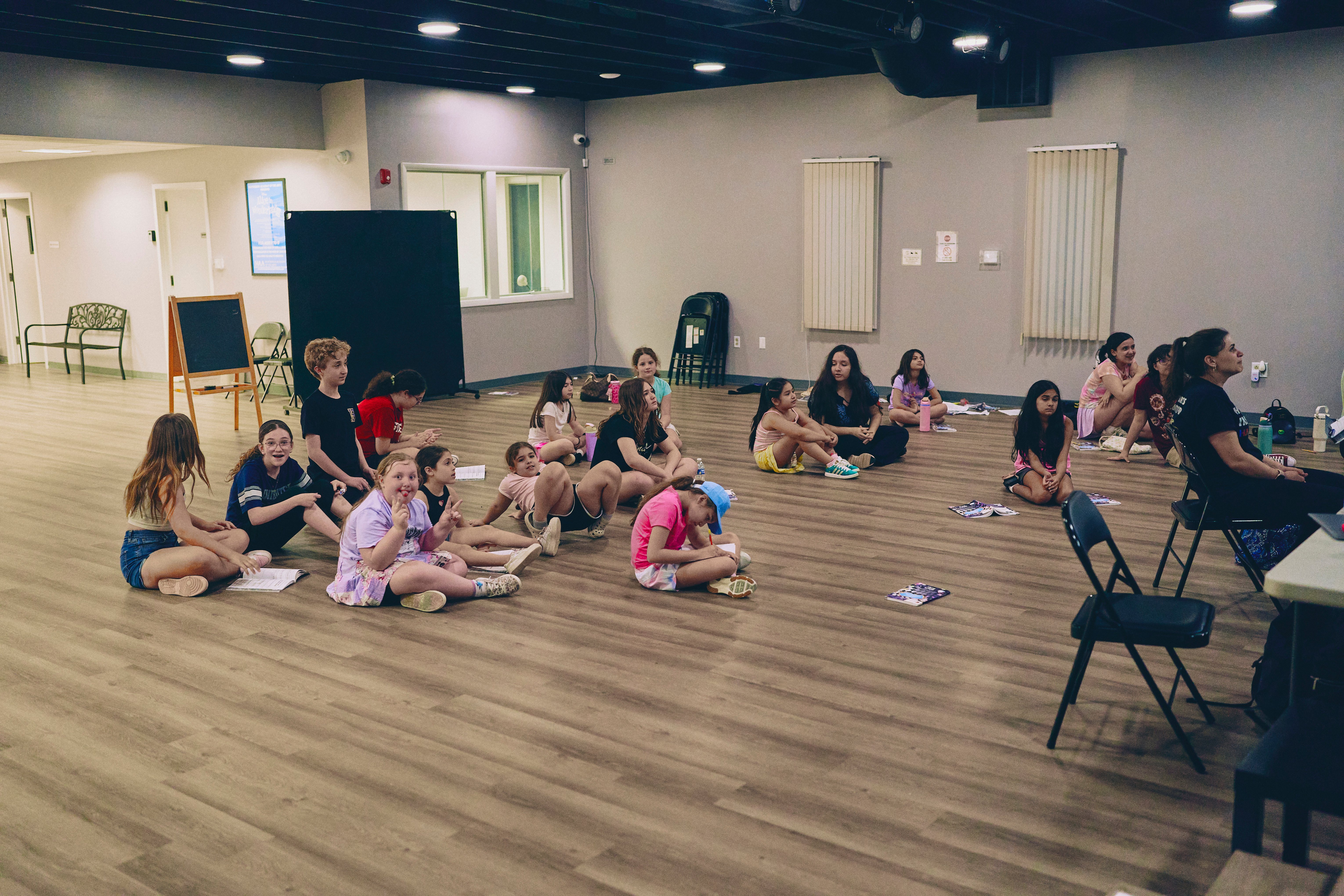 Summer Theatre Intensives vs. Weekly Classes: Choosing the Right Fit